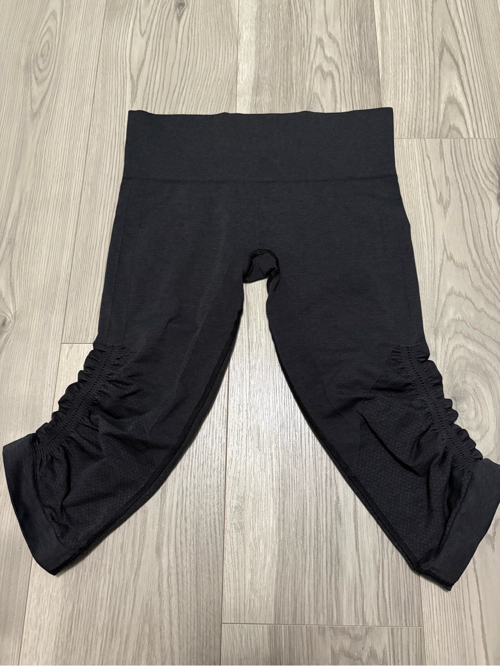 Lululemon In The Flow Crop Leggings Size 6
